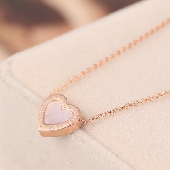 Michael Kors Shell Love Logo Short Necklace - Picture 4 of 8